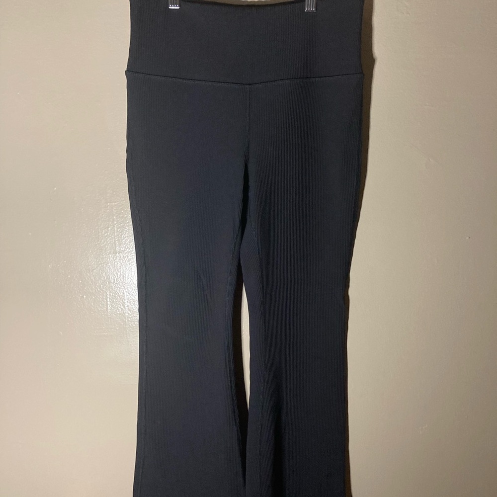 Thick Black Women’s Elation Rib Crop Flare Yoga Pants